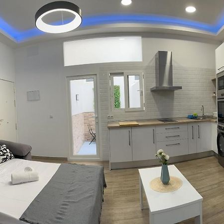 Апартаменты Sky Garden Malaga Centro Экстерьер фото