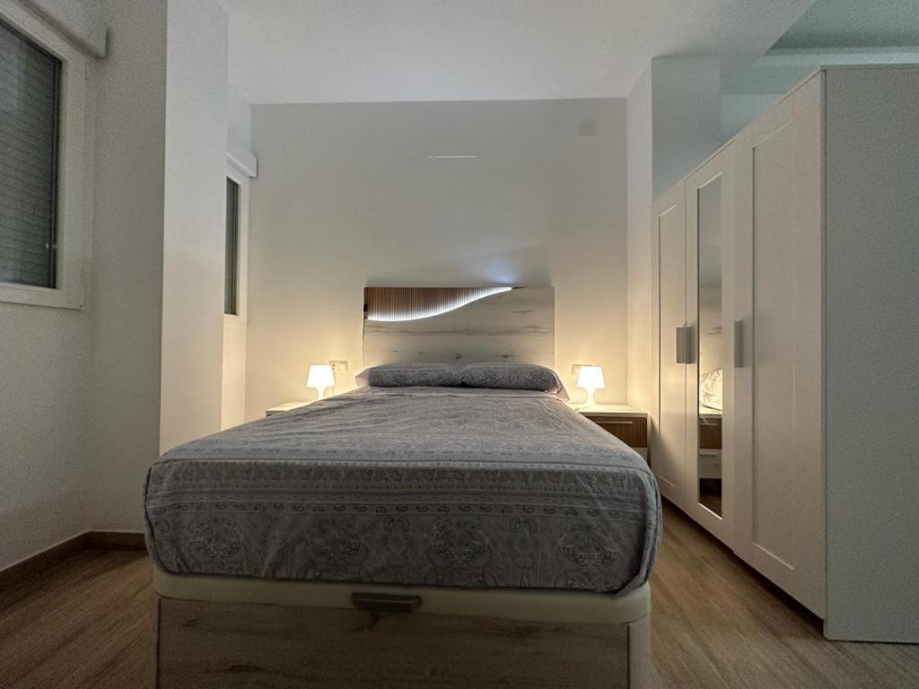 Апартаменты Sky Garden Malaga Centro Экстерьер фото