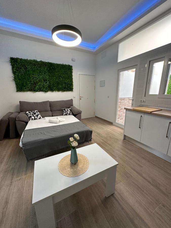 Апартаменты Sky Garden Malaga Centro Экстерьер фото